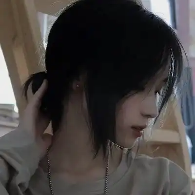ins女生头像,你被黑暗敲打,恰恰说明你是黑暗本身