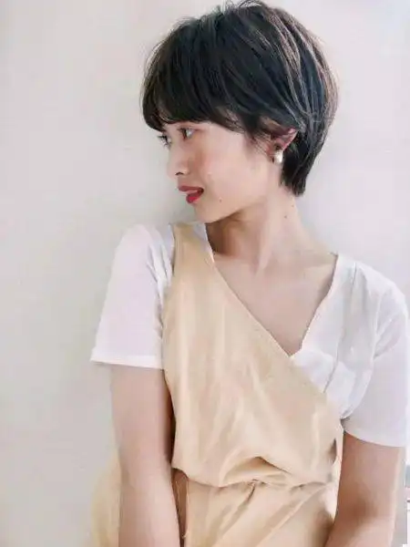 18款适合30代女生的黑发造型黑发也照样可以减龄又时尚