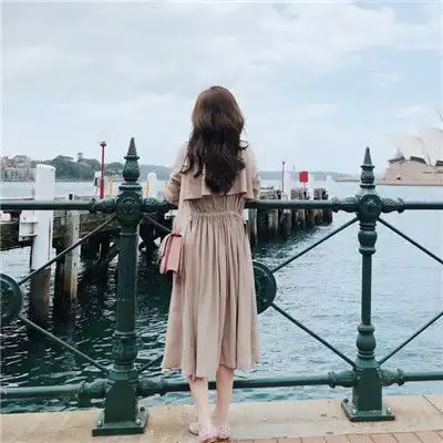 最新版2018小清新女生背影头像我的情绪突然跌进回忆的坑