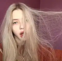 欧美女头英文短句夜晚太容易让人想重新来过了.