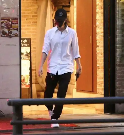 女粉丝们心碎了一地山下智久被曝和17岁嫩模在酒店约会