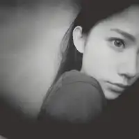 女生头像吧贴吧爱尘心底的伤感女生黑白色qq头像