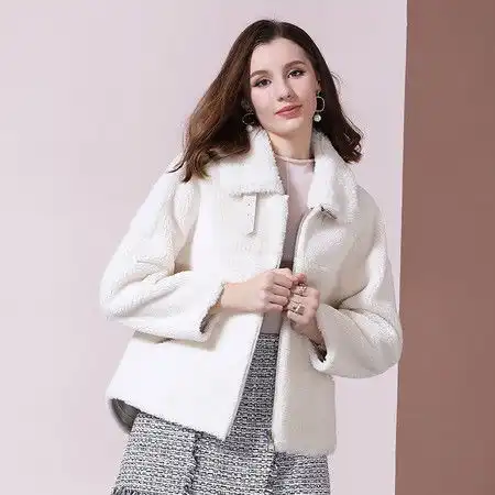 熤笙靘女装外套2019新款冬季个性时尚简约椰奶白颗粒绒短款羊羔毛外套女69331