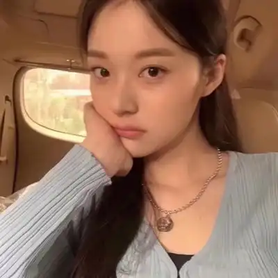 个性女头夏天的球场上我左手牵女生头像我要个性网