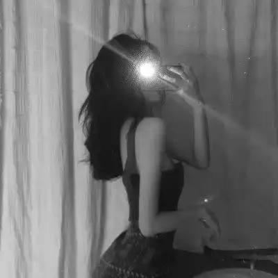 黑白头像女唯美高清图片