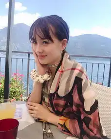 奇迹的13岁混血美少女sakurakirsch深邃电眼让人好心动