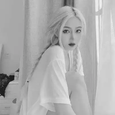 黑白头像女唯美高清图片