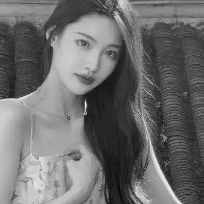 黑白头像女唯美高清图片