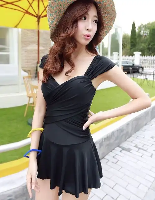时尚比基尼美女,亭亭玉立的美感又凸显气质,美丽动人