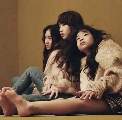 小s二女儿晒击剑照,14岁许韶恩清秀可人,越长越漂亮