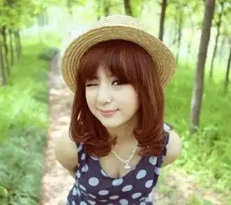 清新发型甜美女孩嫩起来