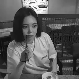 女生黑白头像