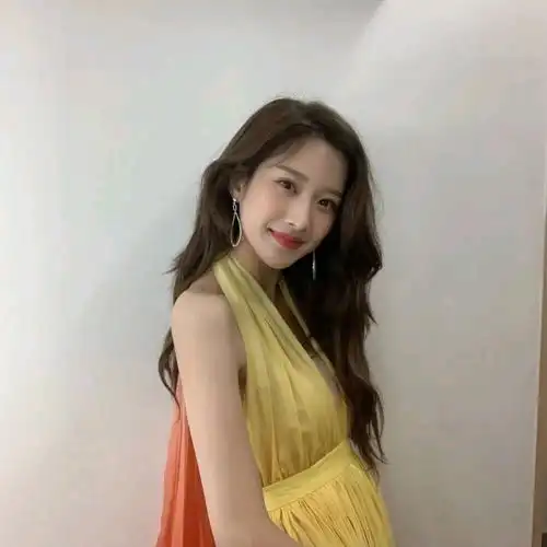 女神降临文佳瑛耐看的气质美女