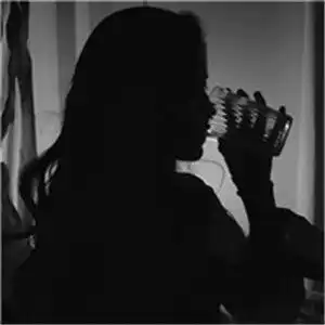 个性伤感黑白美女头像我喜欢的人我要好好保护