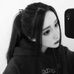 网易云虐心热评你以为我很无情,其实我只是把感情都收在心里