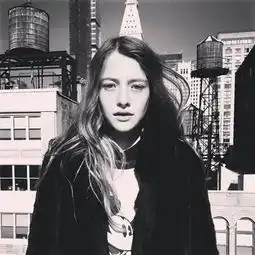一个欧美的女孩照片想知道她的名字