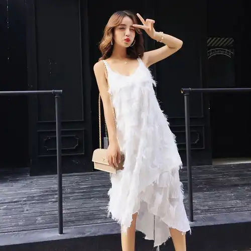 一款吊带裙让你抓住夏天尾巴,亮眼吸睛不挑人,让你美的与众不同