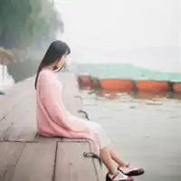 谁都不是谁的谁忧伤女生qq头像