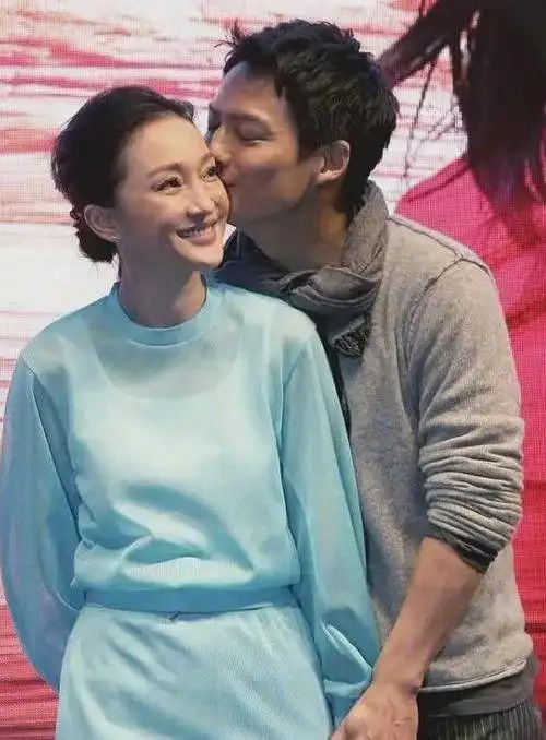 没有出轨没有夜光剧本,周迅还是离婚了,问题不在于女强男弱