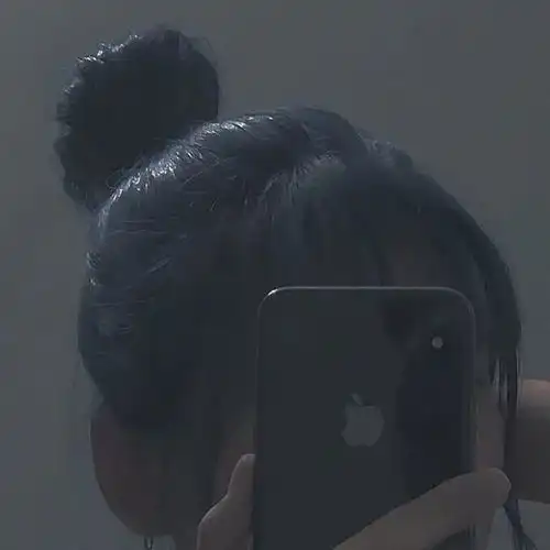 ins风格女生头像每次出门都会做好碰到你的准备不露脸女生头像