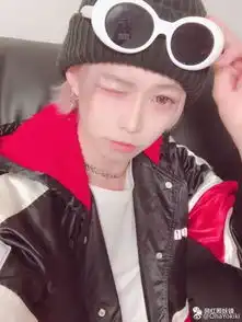比邢晓瑶还会化妆的男人出现了,妆前大叔妆后萝莉在下佩服