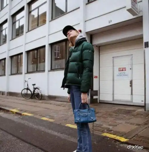 穿上钟楚曦的白毛衣牛仔裤做个不忘初心的女子,看尽人间芳华