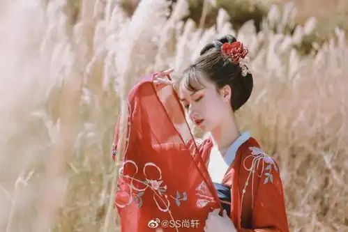 汉服小仙女笑颜如花绽,玉音婉转流