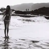 想知道这张头像是不是情侣头像如果是的话发另外一半女生的头像过来谢谢