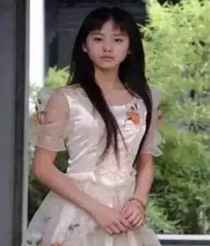 当红小花旦们的第一部戏你都知道吗