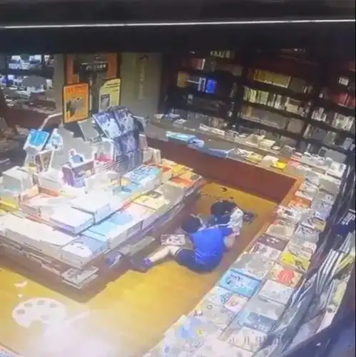 上海西西弗里书店事件,父母的教育在孩子身上体现的淋漓尽致