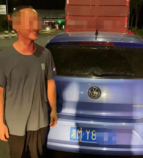 永州男子醉驾上高速,还忘记了加油.