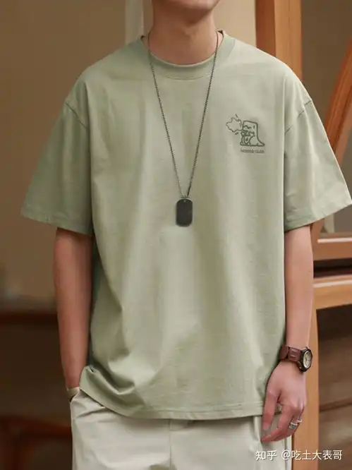 长得矮的男生怎么穿搭矮个子男生如何通过穿搭快速摆脱路人感显高显瘦阳光帅气的穿搭分享高级感短袖t恤裤子显高穿搭男生穿搭