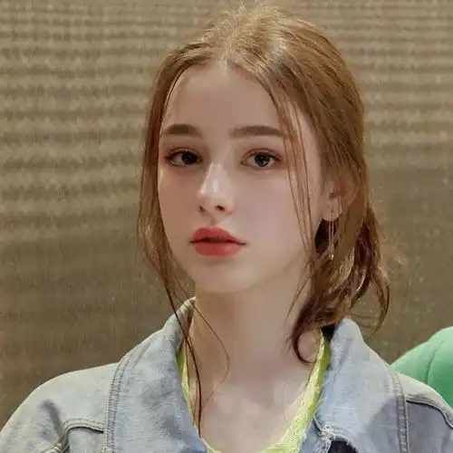 个性欧美女生头像靠的住的友情是最温暖的外套