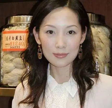 47岁前tvb当家花旦是高学历女神冻龄20年不变老公身家100亿