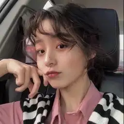 女生头像曾经认为的陌生人,居然一下子成为了我的全世界