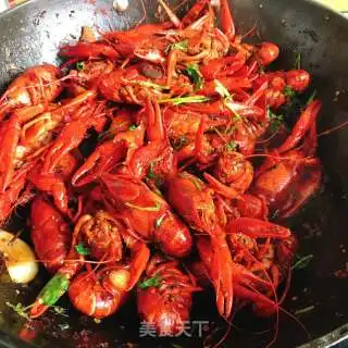 麻辣小龙虾的做法麻辣小龙虾麻辣小龙虾怎么做花蝴蝶花蕾蕾的菜谱