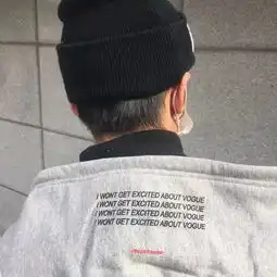 头像青春的爱有时候真是很单薄
