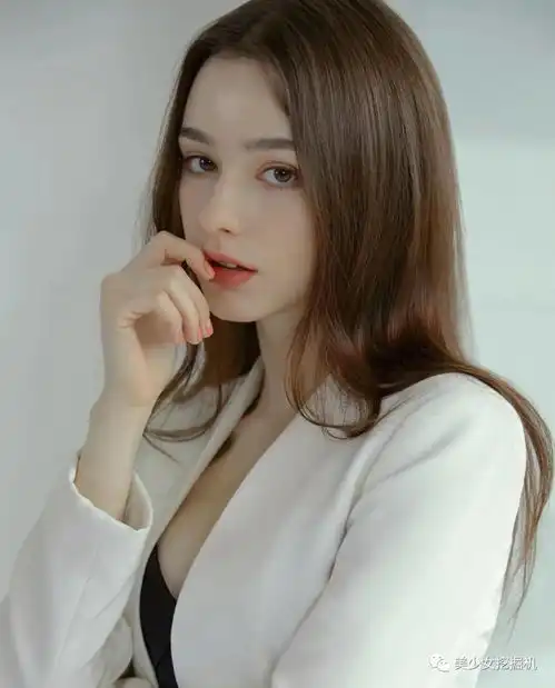 盘点俄罗斯美女,混血版方脸杨幂火了