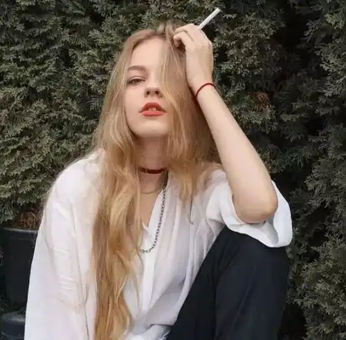 头像篇我不想做一个成功的人,更想做一个有故事的人