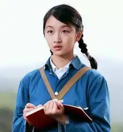 衣品长得快,脸却还是少女范儿,周冬雨,会穿衣
