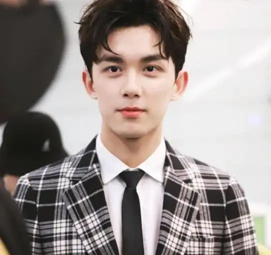 吴磊被北电图书馆催还书为什么会上热搜大家如何评论的