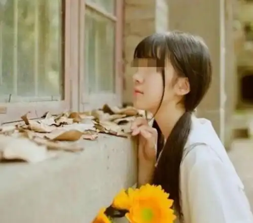 养个漂亮闺女太糟心,女儿越长越好看,却成了全家的心病