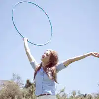 比较有仙气的欧美女生头像只要在这段年华遇见你就足够了女生头