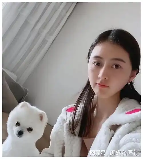 西安网红主播相宜辞职离开学校,千万粉丝美女博士名利难双收