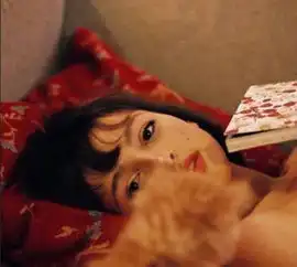 脸上有这3条线的女生,是标准的美人脸,全中的颜值不会太差