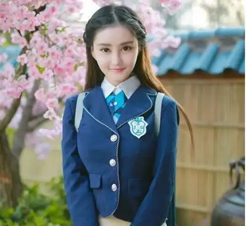 清新活力女生长发发型扎发