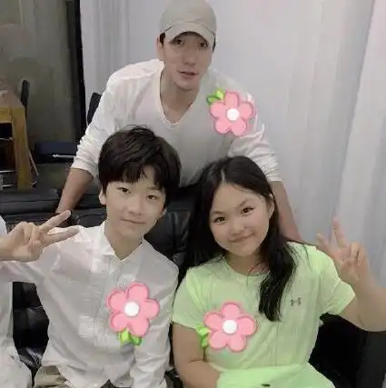 做张亮的女儿可以多潮继承超模爸爸长腿,4岁就有穿不完的潮牌