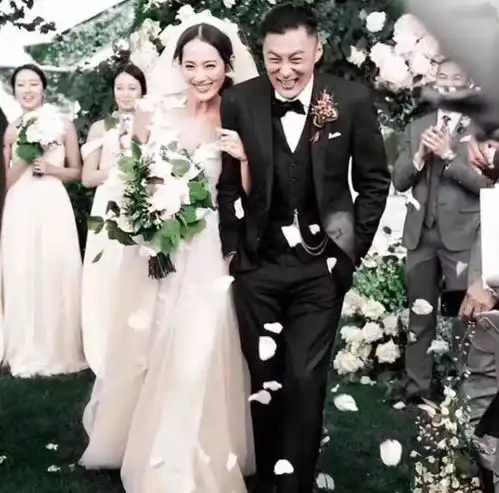 余文乐结婚,周冬雨祝福,能一举拿下男神的女人是谁