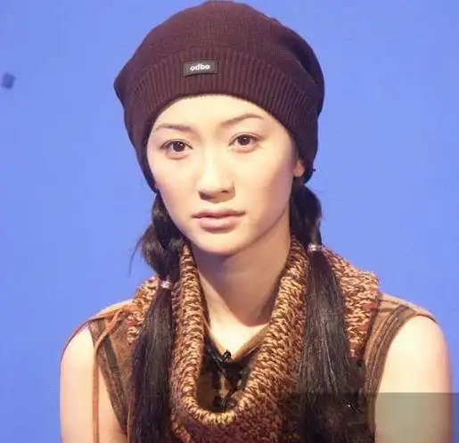 情史丰富李小冉39岁时男闺蜜豪掷5亿甘心接盘,婚姻状况如何