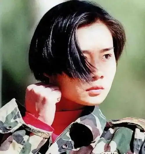 七律女儿美